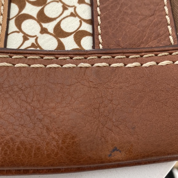 Coach side purse - Picture 6 of 11